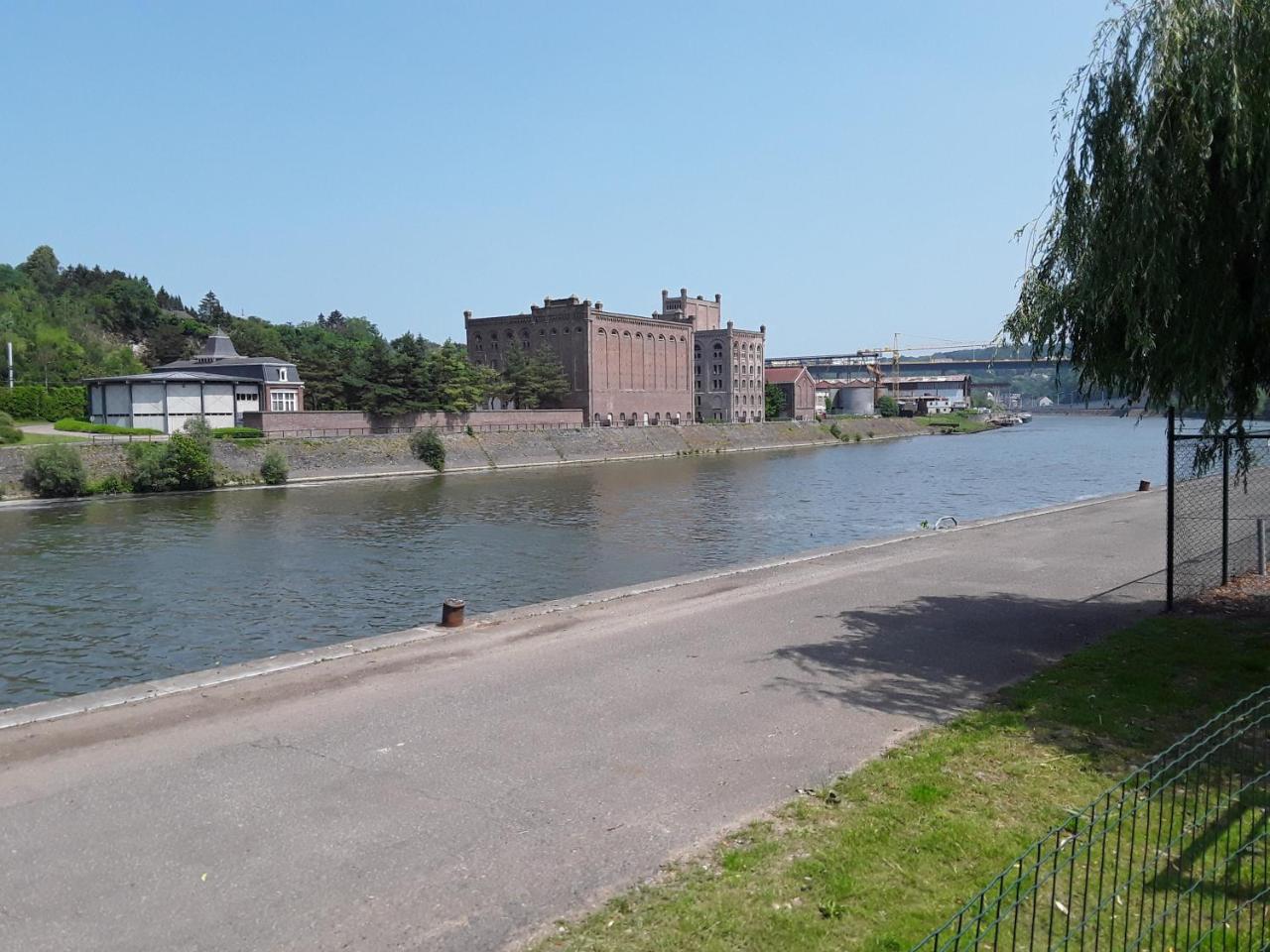 Hotel Le Jardin Du The Bord De La Meuse Namur Zewnętrze zdjęcie